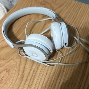 Beats by Dre ep headphones
